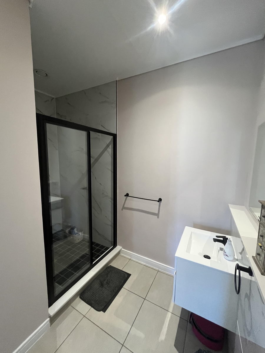 2 Bedroom Property for Sale in Cape Farms Western Cape